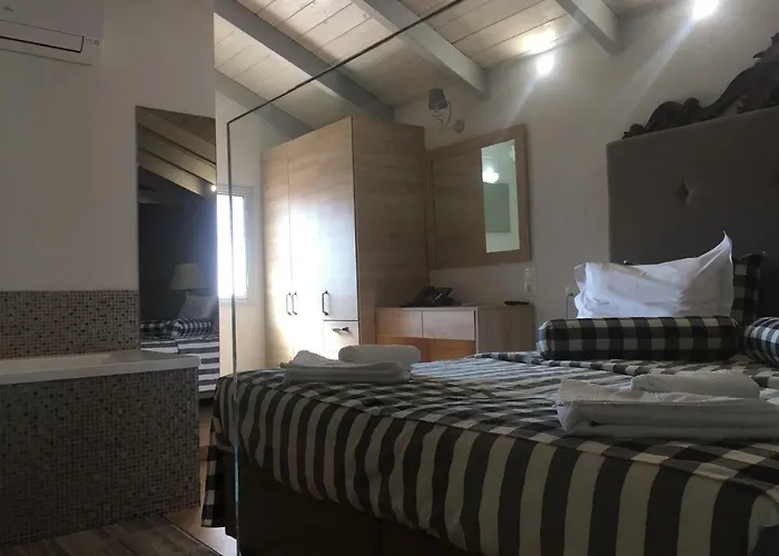 Porto Enetiko Suites